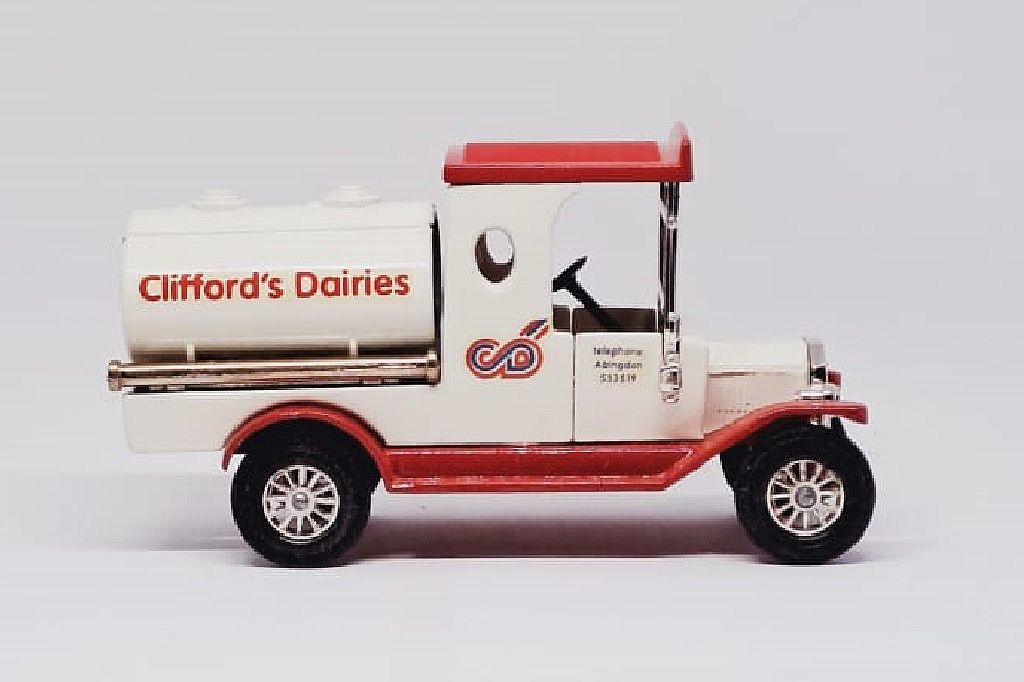 AC131; Cliffords Dairies; 1912 Ford Model 